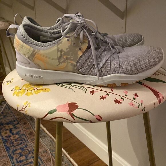 Nike Free Runs  - Picture 4 of 8